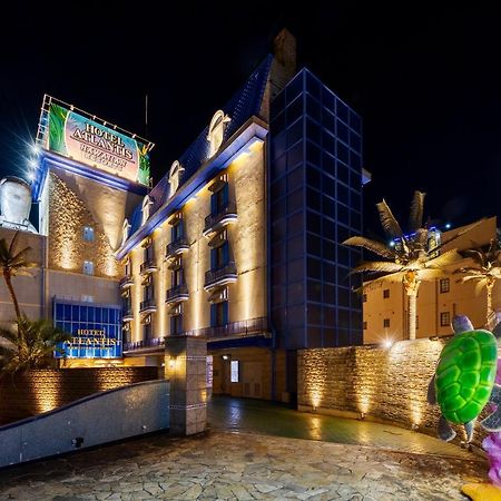 Hotel Coconuts Resort Iwatsuki  Сайтама Екстериор снимка