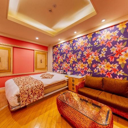 Hotel Coconuts Resort Iwatsuki  Сайтама Екстериор снимка