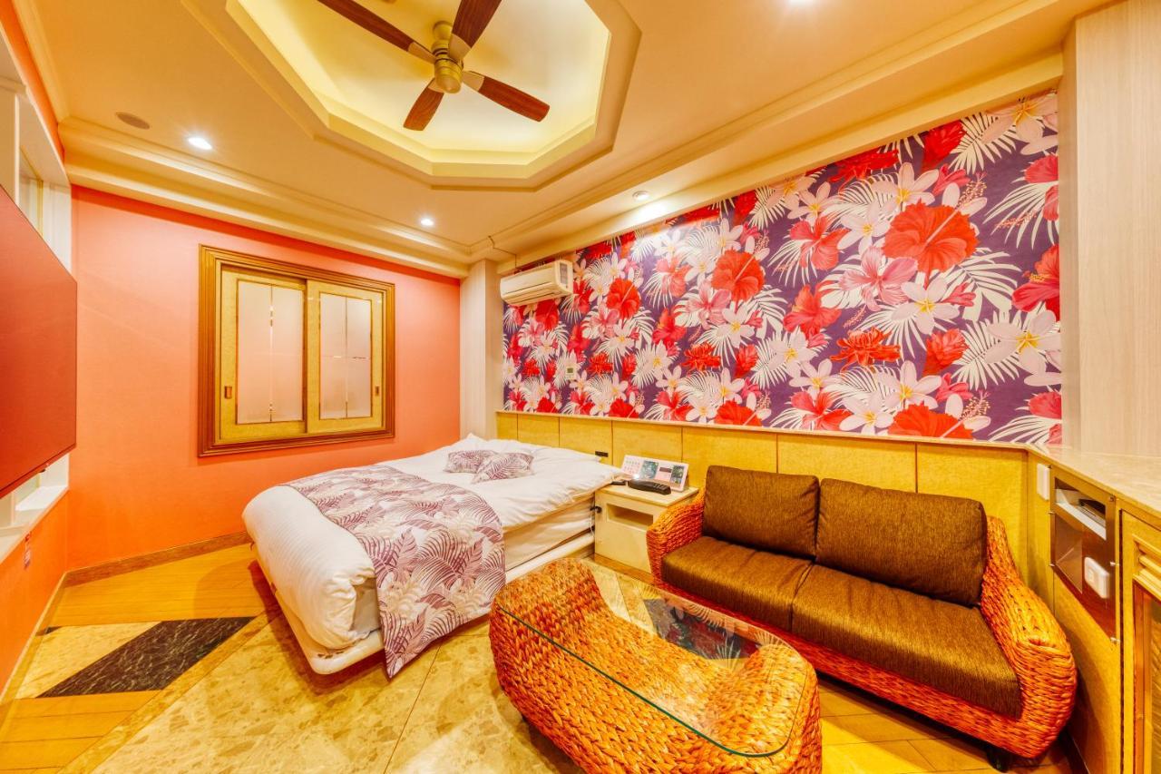 Hotel Coconuts Resort Iwatsuki  Сайтама Екстериор снимка