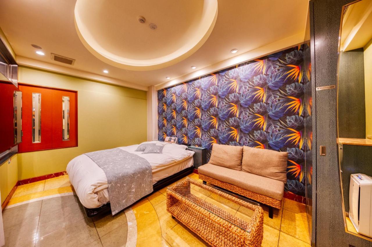 Hotel Coconuts Resort Iwatsuki  Сайтама Екстериор снимка