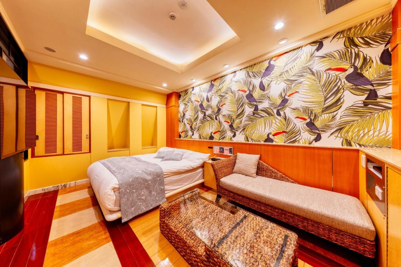 Hotel Coconuts Resort Iwatsuki  Сайтама Екстериор снимка