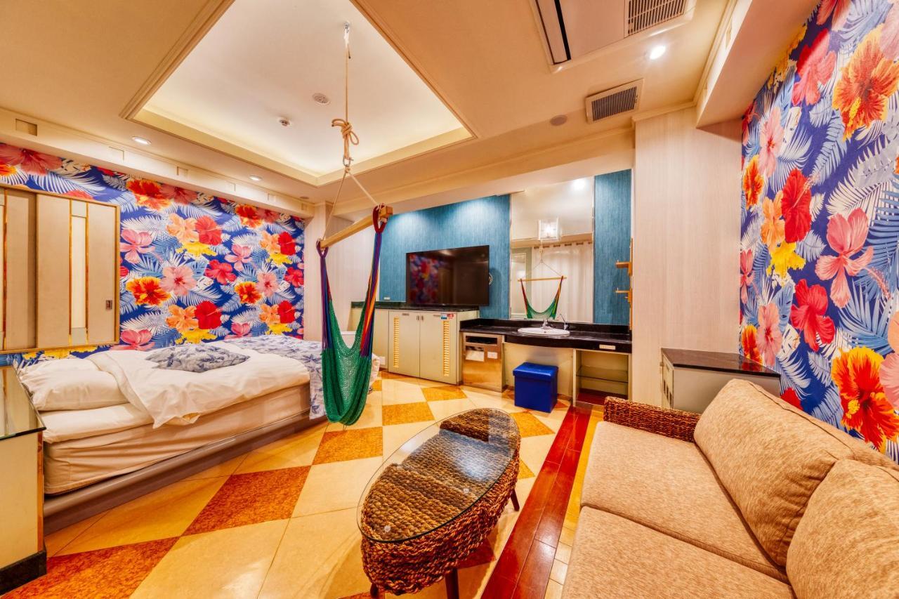 Hotel Coconuts Resort Iwatsuki  Сайтама Екстериор снимка
