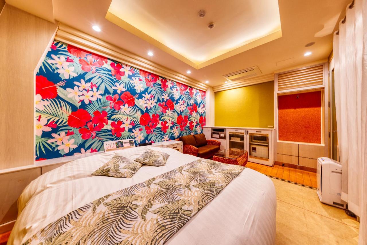 Hotel Coconuts Resort Iwatsuki  Сайтама Екстериор снимка