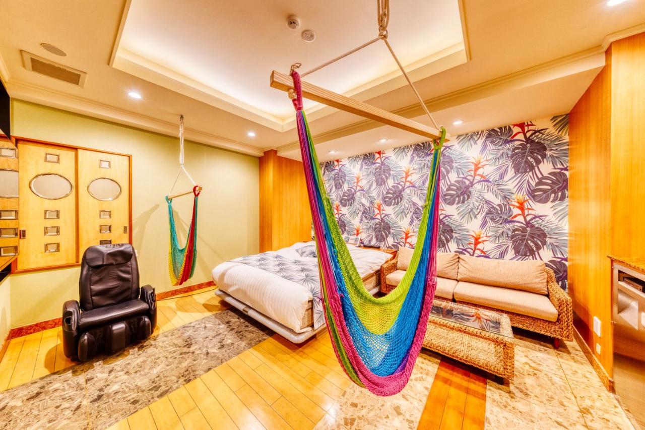 Hotel Coconuts Resort Iwatsuki  Сайтама Екстериор снимка