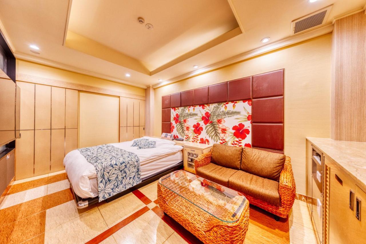 Hotel Coconuts Resort Iwatsuki  Сайтама Екстериор снимка